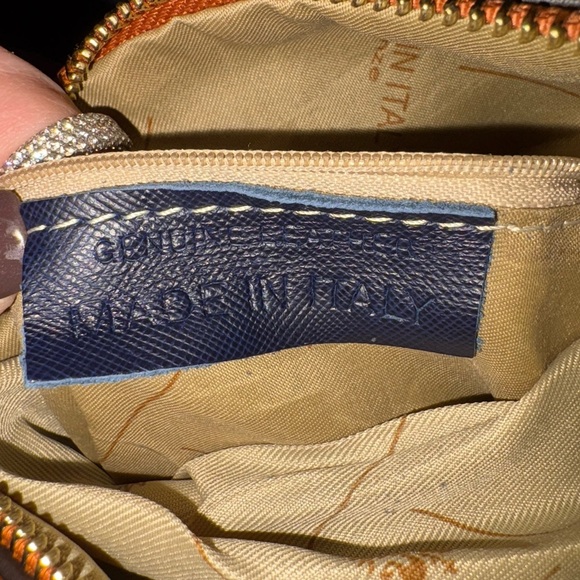 Vera Pelle Leather Crossbody - Picture 5 of 6